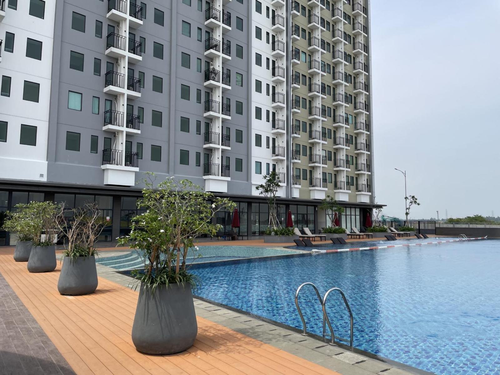 Hotel Osaka Pik2 Tangerang Buitenkant foto